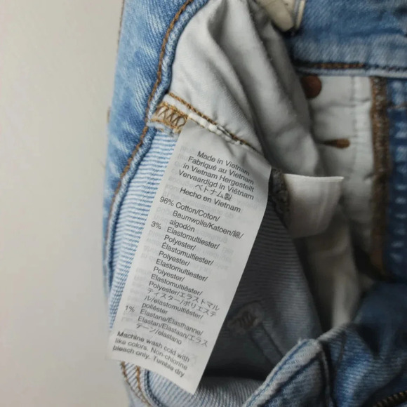 Madewell Mid-Rise Classic Straight Jeans in Wellingford Wash | Size 25P - Picture 6 of 10